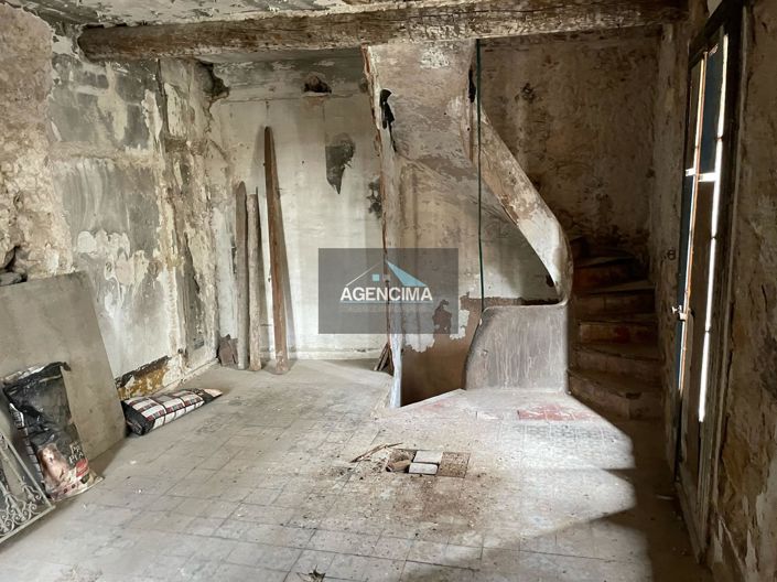 Image No.1-2 Bed House for sale