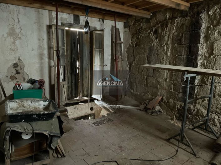 Image No.8-2 Bed House for sale