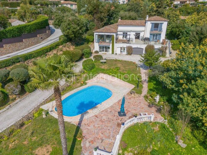 Image No.1-4 Bed House for sale