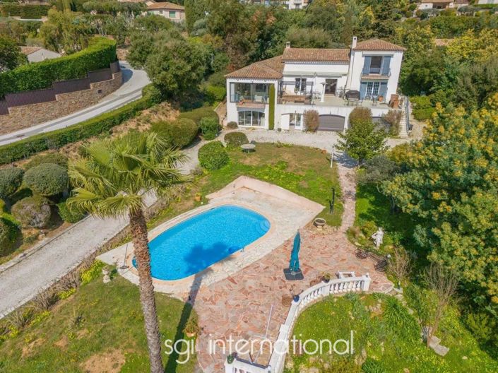 Image No.1-4 Bed House for sale