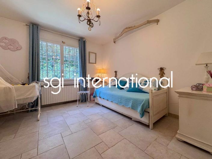 Image No.10-4 Bed House for sale