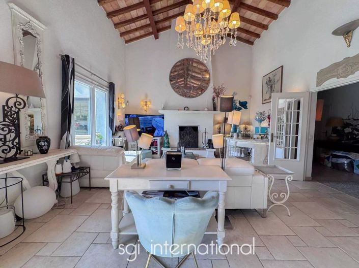 Image No.6-4 Bed House for sale