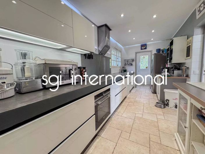 Image No.7-4 Bed House for sale