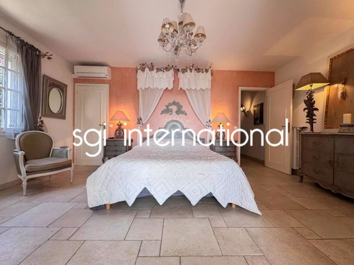 Image No.8-4 Bed House for sale