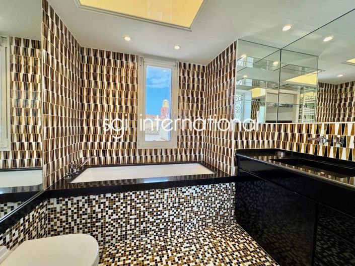 Image No.8-1 Bed Property for sale