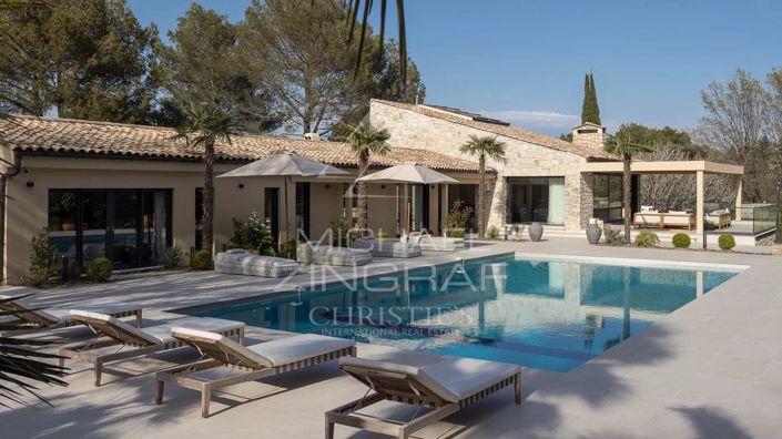 Image No.1-5 Bed House for sale