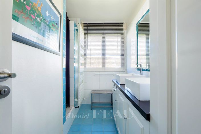 Image No.14-4 Bed House for sale