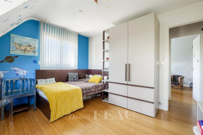 Image No.15-4 Bed House for sale