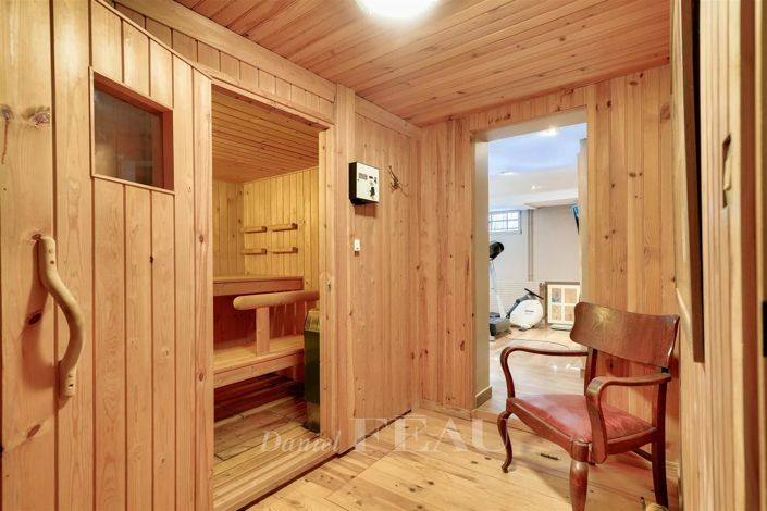 Image No.17-4 Bed House for sale