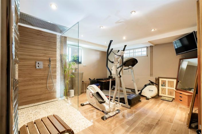 Image No.18-4 Bed House for sale