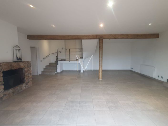 Image No.15-3 Bed House for sale