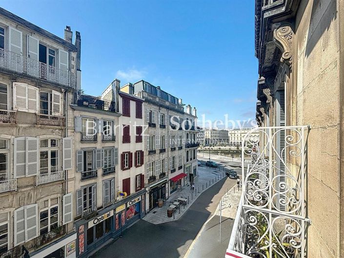 Image No.1-6 Bed Apartment for sale