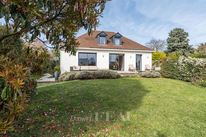 Image No.1-5 Bed House for sale