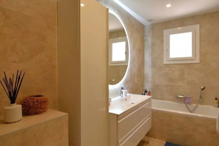 Image No.12-4 Bed House for sale