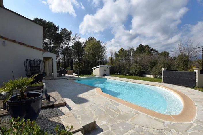 Image No.2-4 Bed House for sale