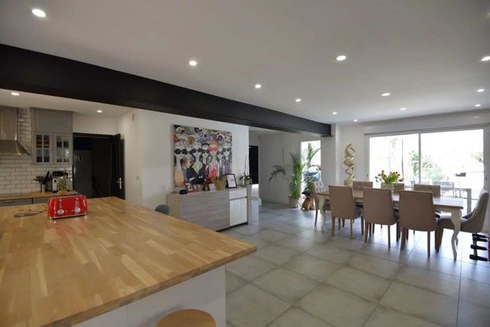 Image No.3-4 Bed House for sale