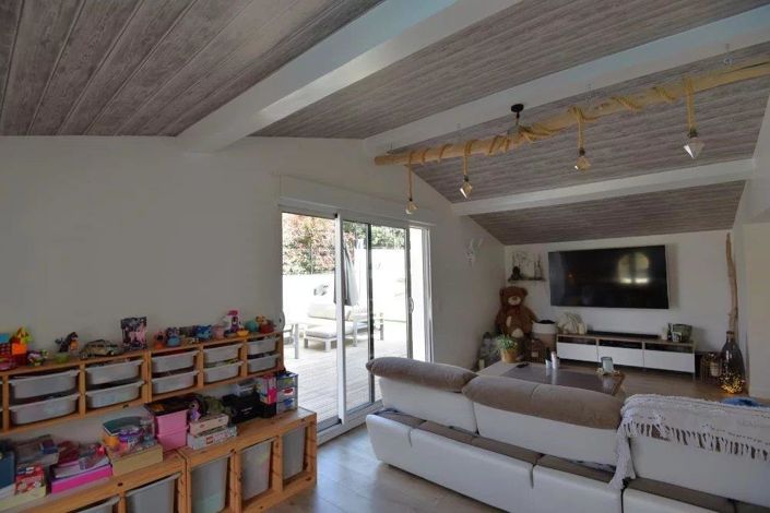 Image No.7-4 Bed House for sale