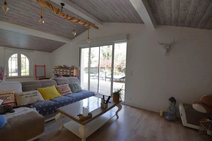 Image No.8-4 Bed House for sale