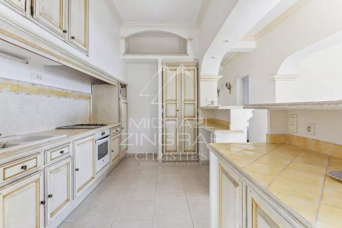 Image No.11-6 Bed House for sale