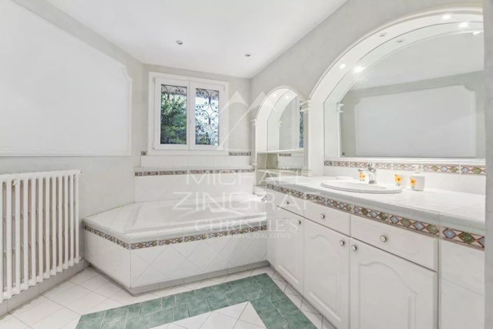 Image No.12-6 Bed House for sale