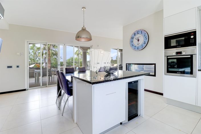 Image No.40-5 Bed House for sale
