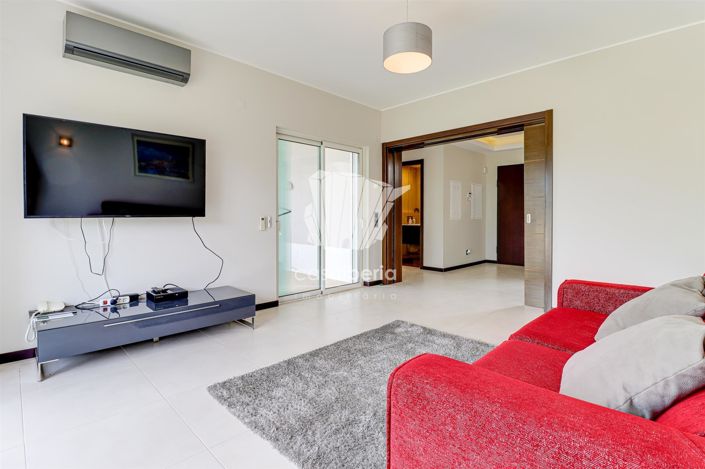 Image No.43-5 Bed House for sale