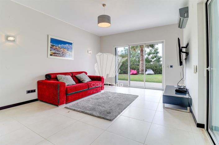 Image No.51-5 Bed House for sale