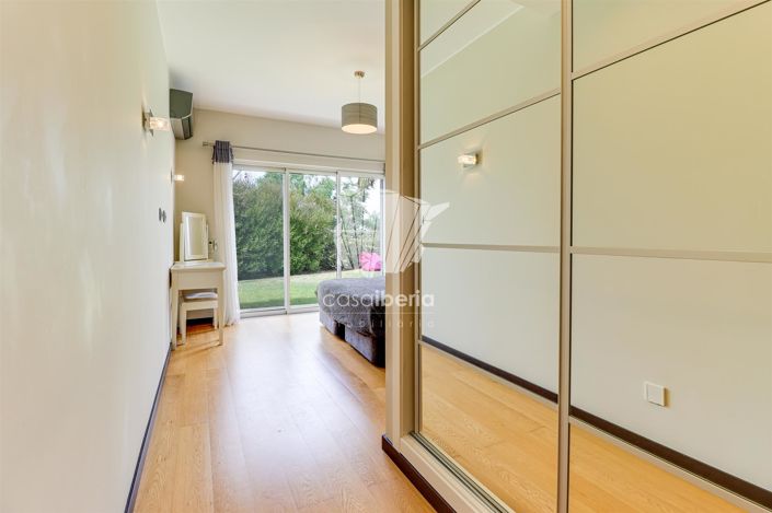 Image No.58-5 Bed House for sale