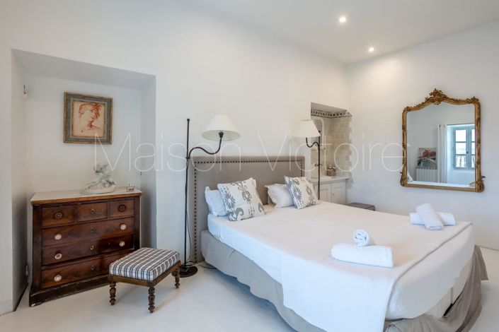 Image No.16-6 Bed House for sale