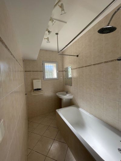 Image No.10-4 Bed House for sale