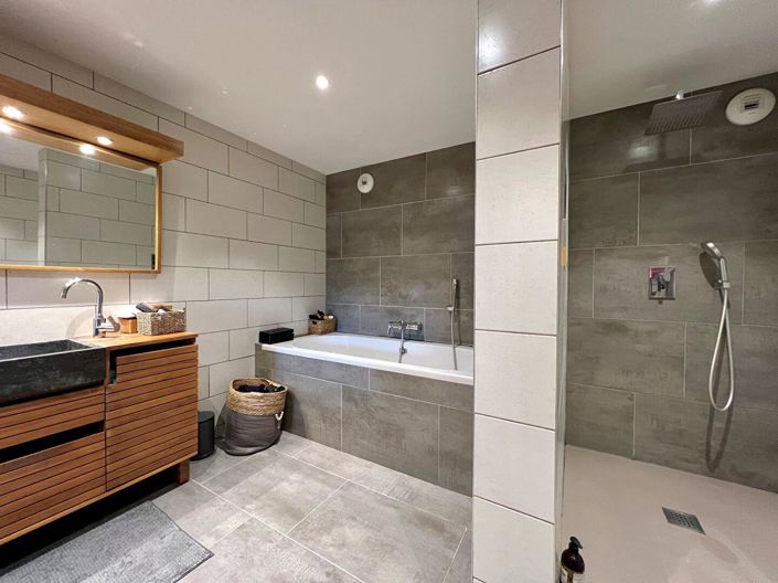 Image No.11-4 Bed House for sale