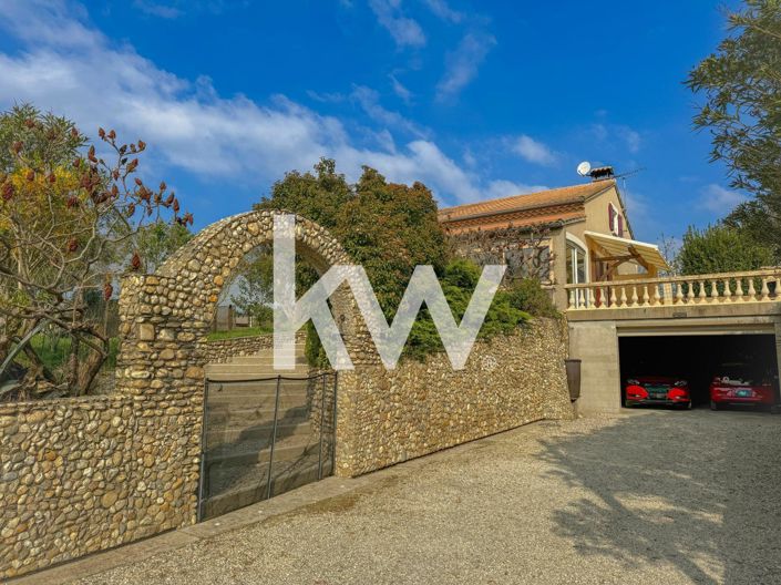 Image No.1-4 Bed House for sale