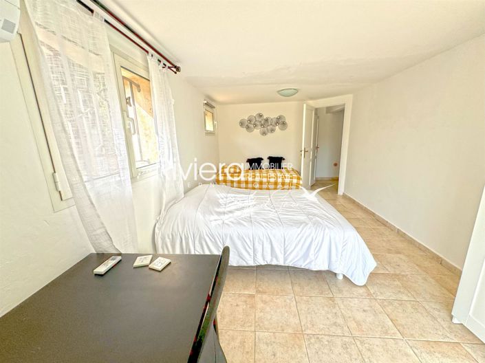 Image No.18-5 Bed House for sale