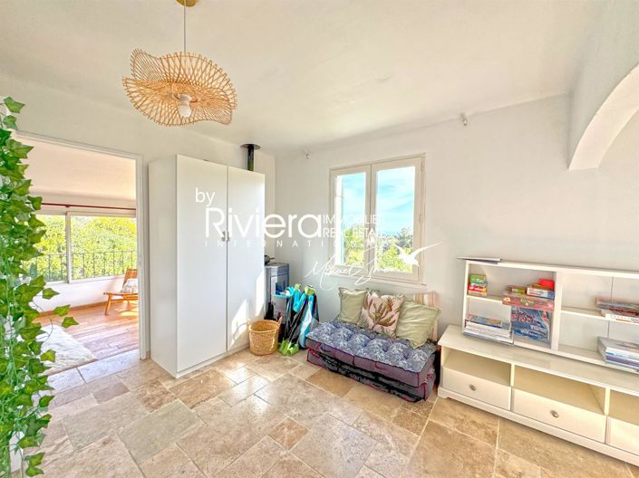 Image No.24-5 Bed House for sale