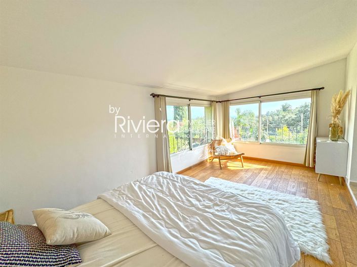 Image No.28-5 Bed House for sale