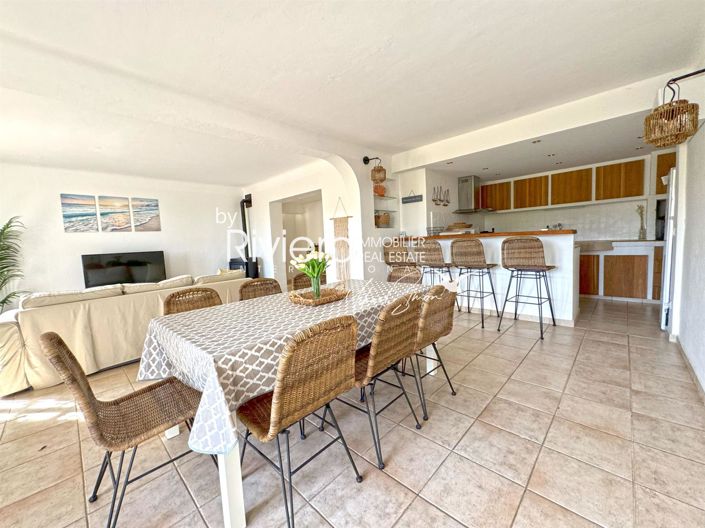 Image No.9-5 Bed House for sale