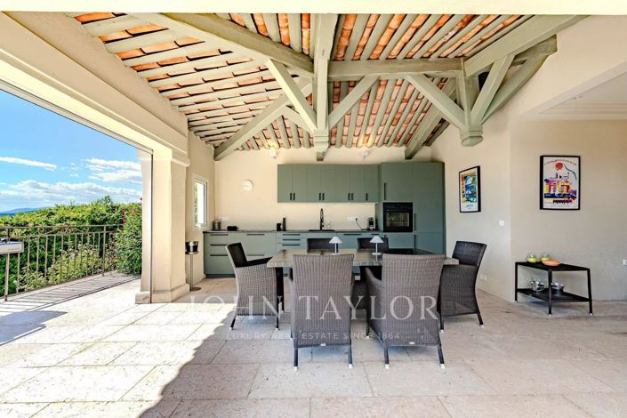 Image No.26-4 Bed House for sale