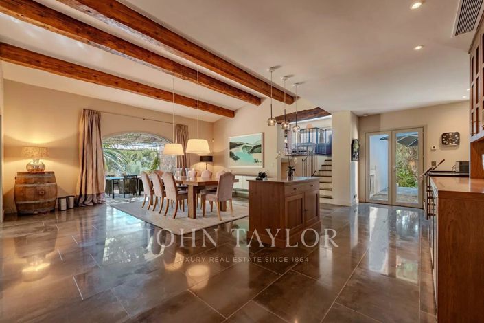 Image No.8-4 Bed House for sale