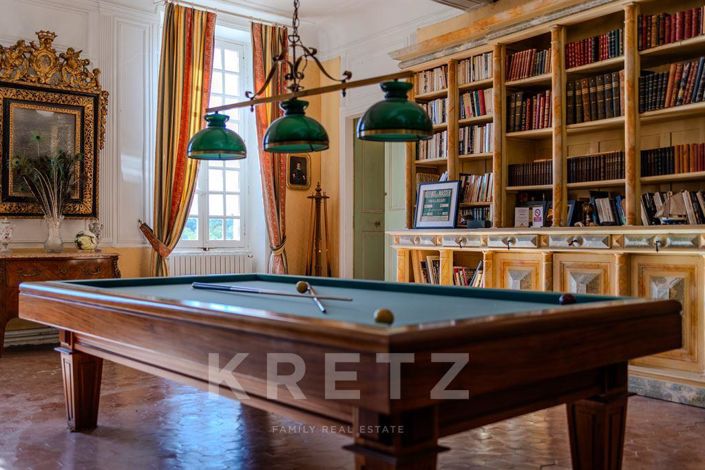 Image No.13-8 Bed Property for sale