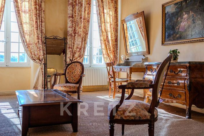 Image No.15-8 Bed Property for sale