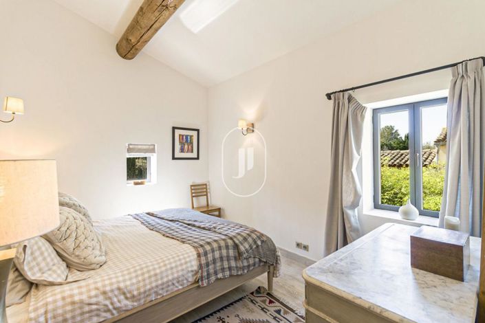 Image No.6-5 Bed House for sale