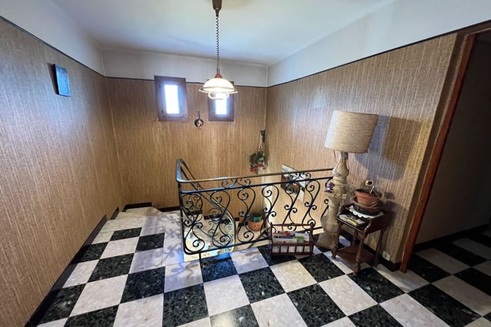 Image No.3-4 Bed House for sale