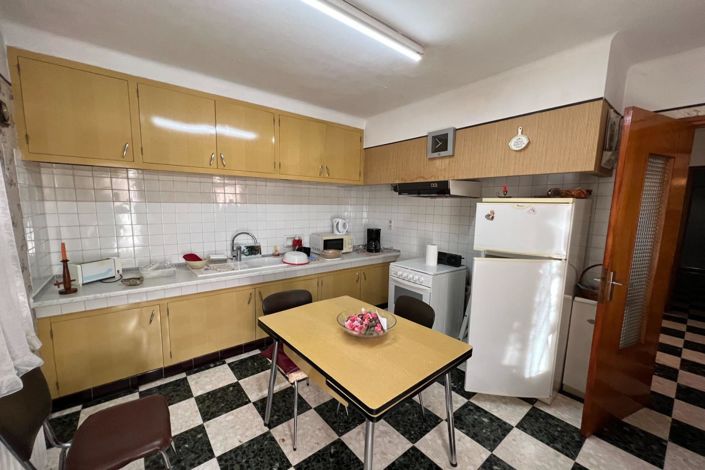 Image No.5-4 Bed House for sale