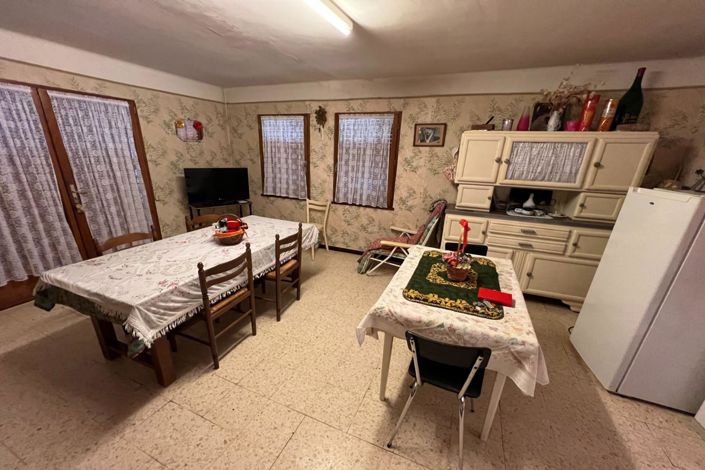 Image No.9-4 Bed House for sale