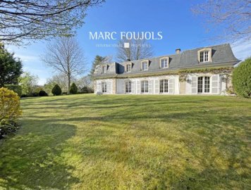 1 - Senlis, House