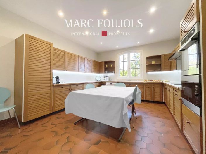 Image No.9-6 Bed House for sale