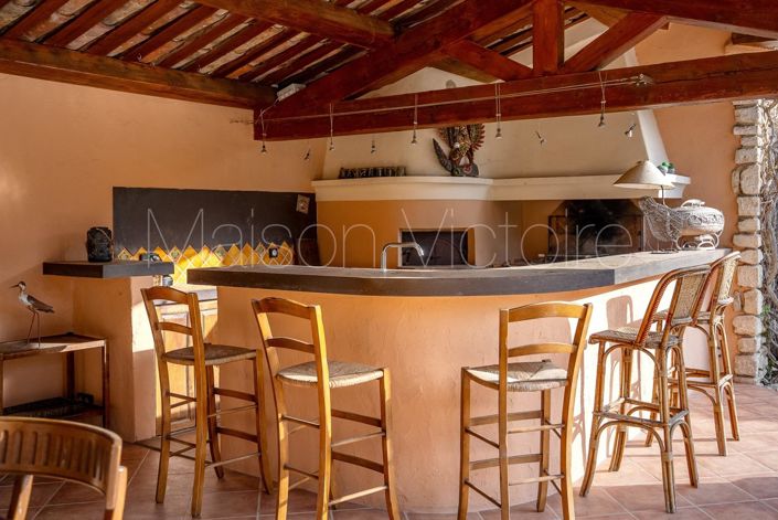 Image No.11-5 Bed House for sale