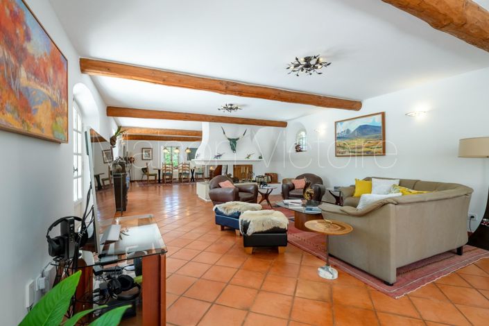 Image No.18-5 Bed House for sale