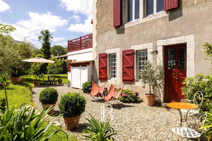 Image No.1-4 Bed House for sale