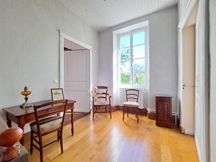 Image No.12-6 Bed House for sale